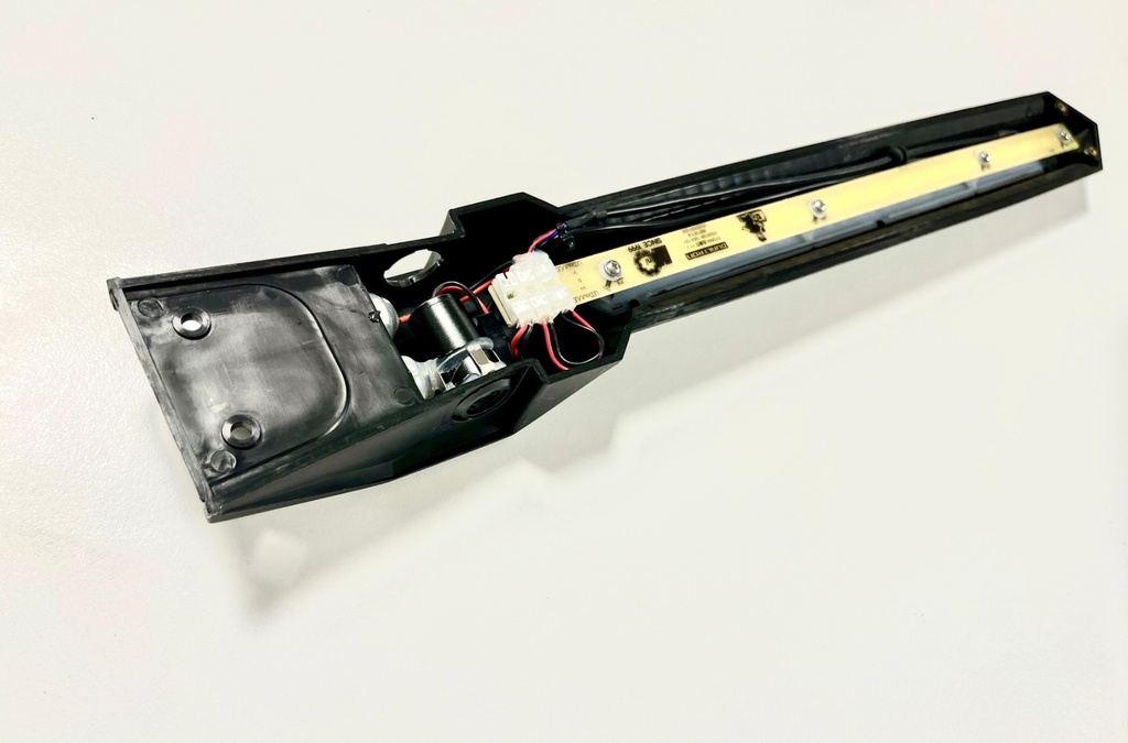 Side cover assembled right (Cubierta lateral ensamblada derecha) Dualtron New Storm